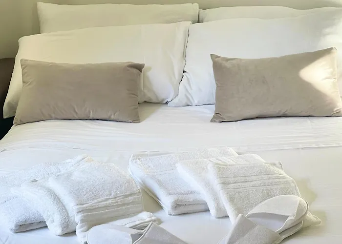 Il Mare Nel Pozzo Sperlonga Centro Storico Tutti i servizi sotto casa, a 100 mt dal mare Parcheggio multilivello adiacente, lasci la macchina e fai tutto a piedi!